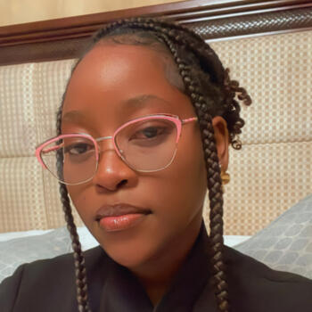 Babysitter in Porto: Leticia