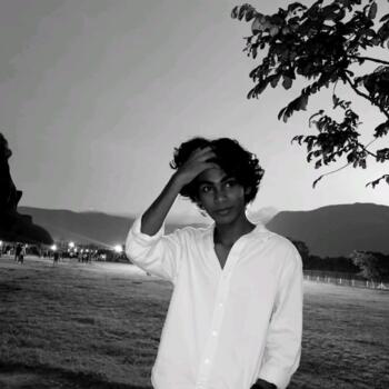 Babysitter in Rasapūdipalem: Santosh