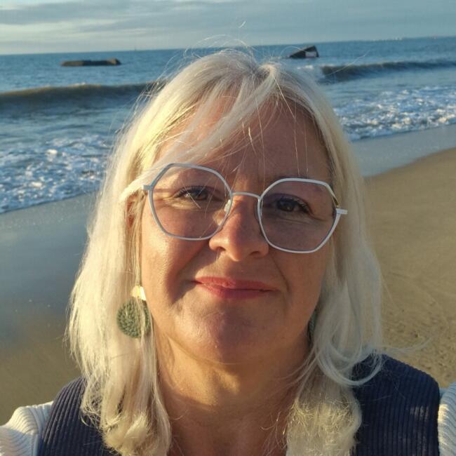 Babysitter in Royan: Caroline