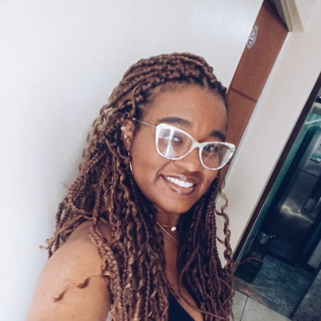 Babá em Salvador: Emily