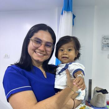 Baby-sitter in Toronto: Maria