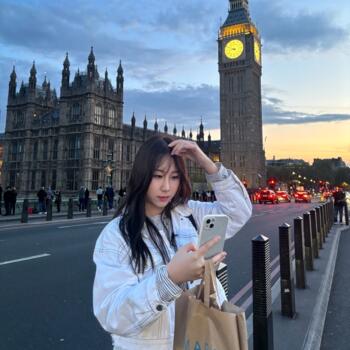 Babysitter in Singapore: Kera