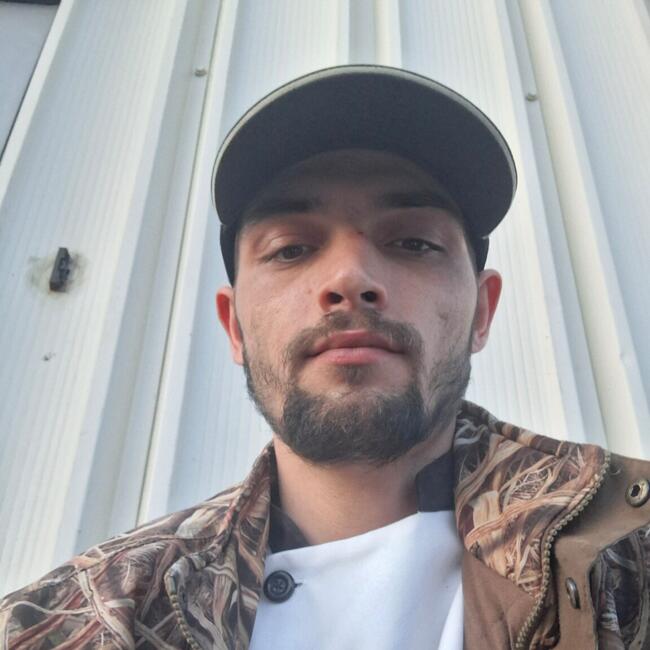 Babysitting job in Swift Current: Kennith