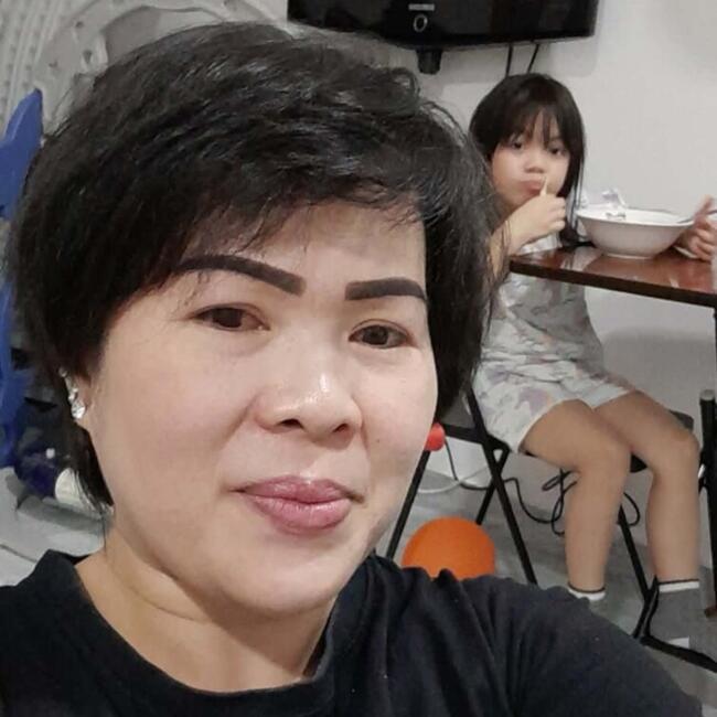 Babysitter in Manama: Jenny