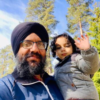 Babysitting job in Langhus: babysitting job Jasvir singh