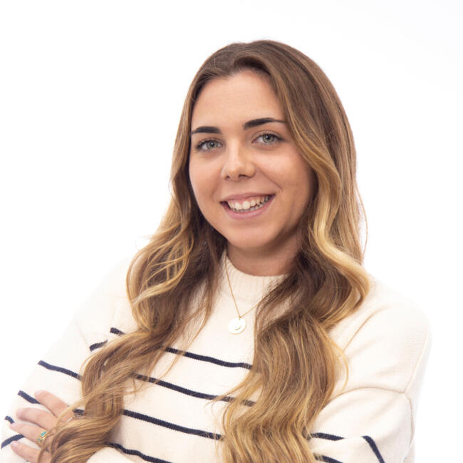 Babysitter in Seville: Angela