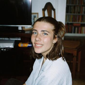 Babysitter em Algés: Júlia