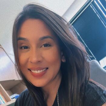 Babysitter Brasília: Priscila