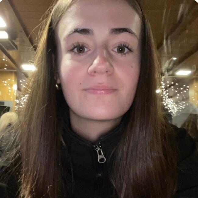 Babysitter in Ramillies: Leelou