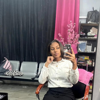Babysitter Port of Spain: Aqueelah