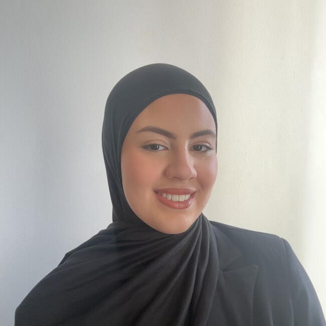 Babysitter in Colombes: Yasmine