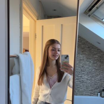 Babysitter Aldershot: Maayan