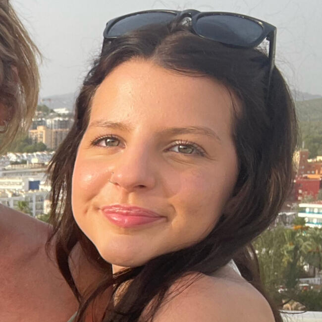 Babysitter in Plymouth: Olivia