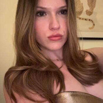 Baby-sitter Saint-Martin-du-Vivier: Elisa