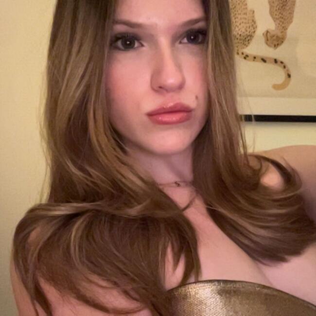 Babysitter in Saint-Martin-du-Vivier: Elisa