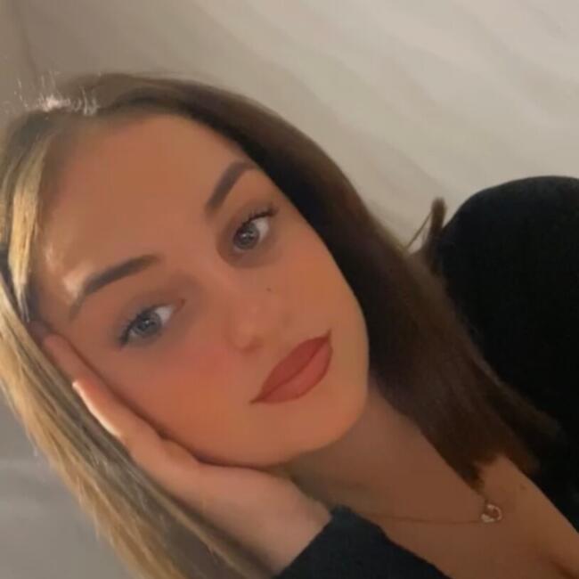 Babysitter in Chasse-sur-Rhône: Jade