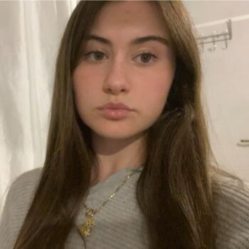 Babysitter in Bagard: Maëline