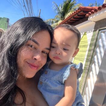 Emprego de babá em Queimados: emprego de babá Raquel Fortunato