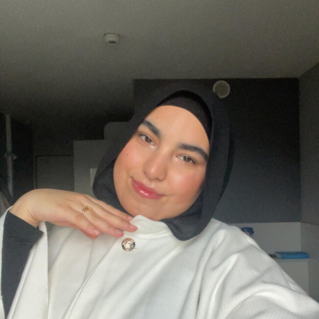 Babysitter in Namur: Aya