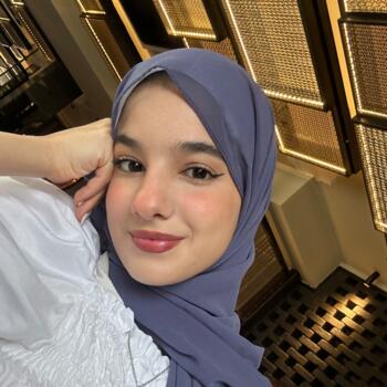 Babysitter a Parma: Emna