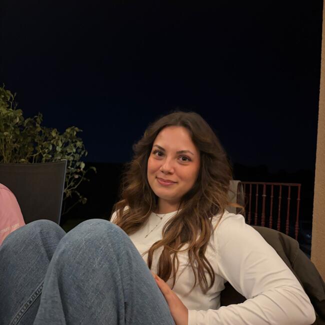 Babysitter in Bron: Léa