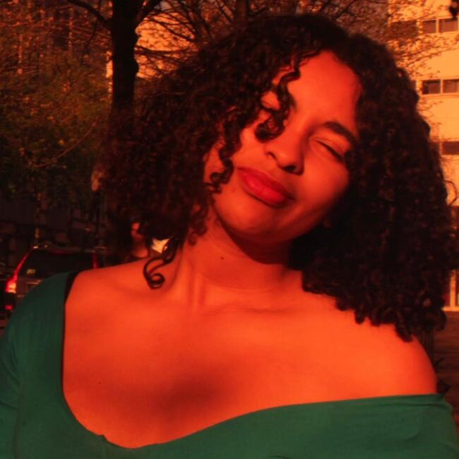 Babysitter in Paris: Aicha