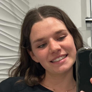 Babysitter Port-Saint-Père: Karla