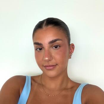 Babysitter in Saint-Genis-Pouilly: Sofia