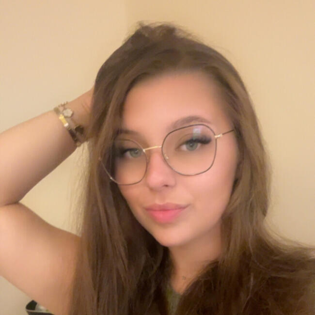 Babysitter in Gouzeaucourt: Coralyne