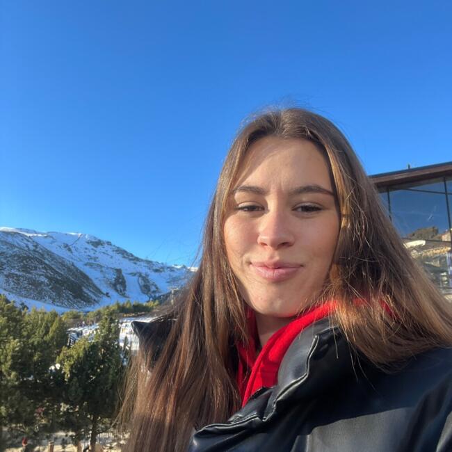 Canguro en Vélez-Málaga: Abigail