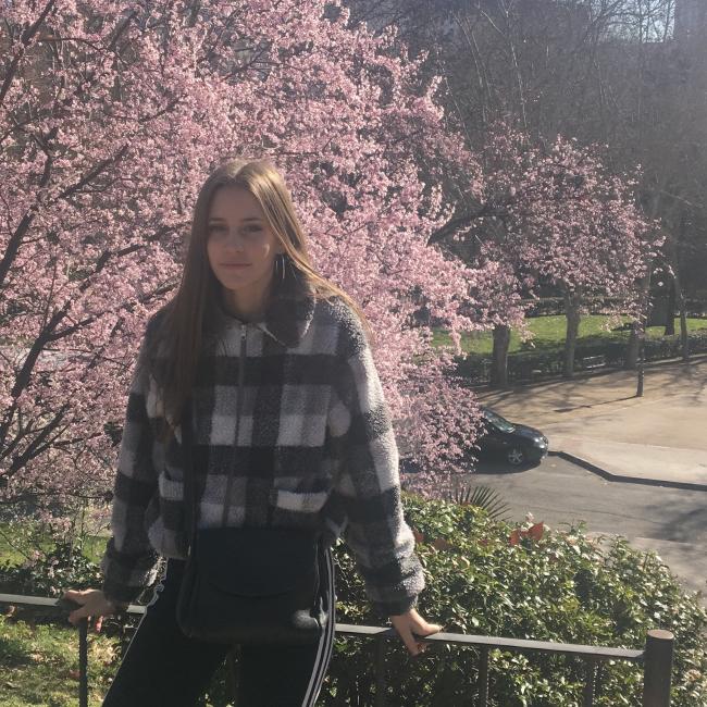 Babysitter in Thionville: Clémence