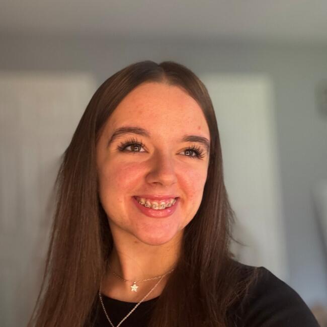 Babysitter in Plymouth: Katie