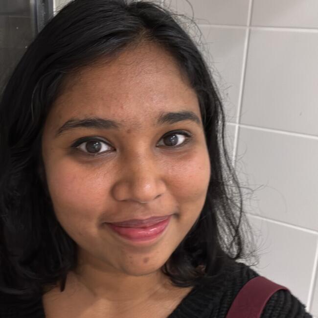 Babysitter in Vienna: Thapasya