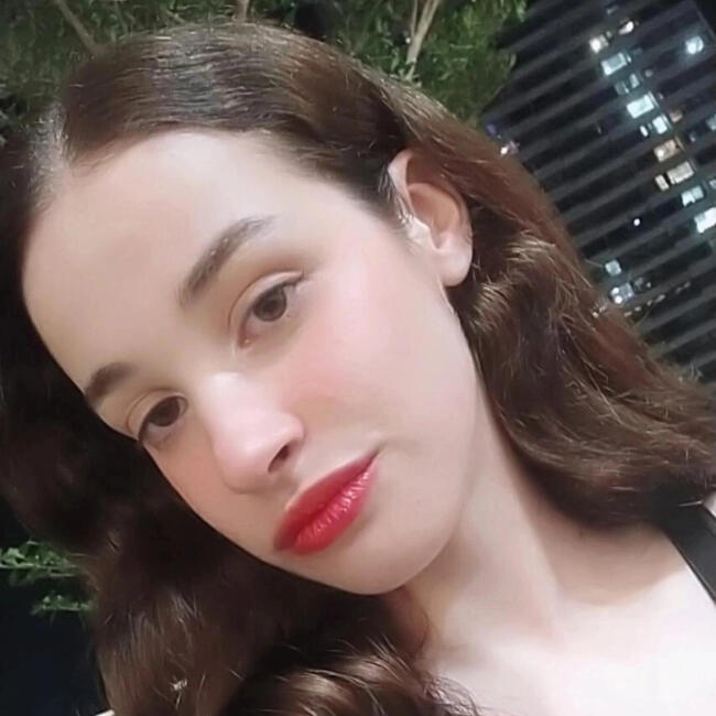 Babysitter in Caruaru: Emily