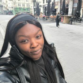 Babysitter in Molenbeek-Saint-Jean: Mylena