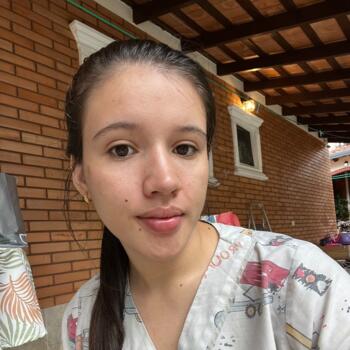 Niñera en Lambaré: Luci