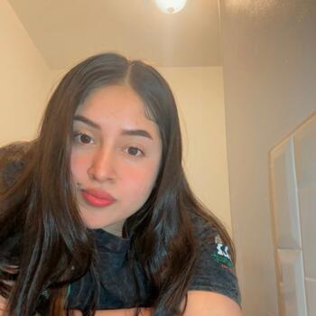 Babysitter in Borough of Queens: Ariana