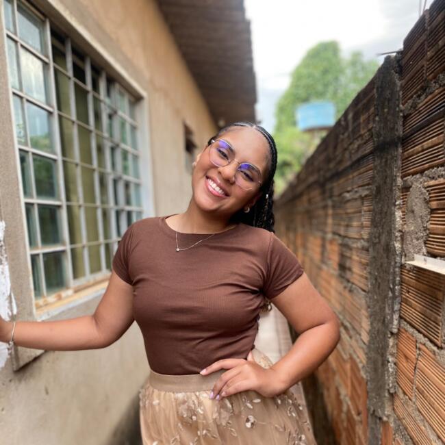 Babá em Aparecida de Goiânia: Hemile