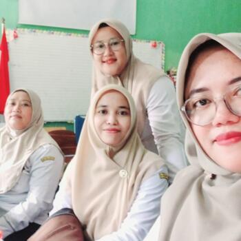 Babysitting job in Malang: babysitting job Linda