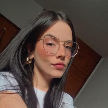 Babysitter in São José do Rio Preto: Victoria