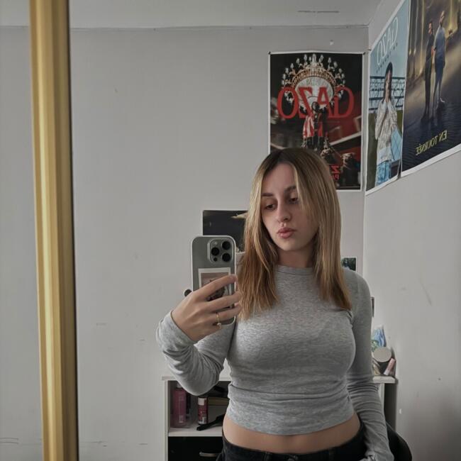 Babysitter in La Boisse: Emma