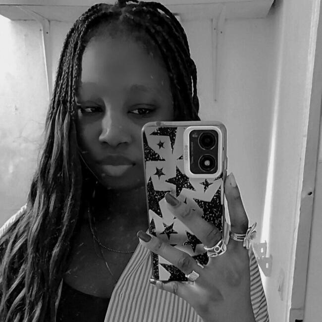 Babysitter in Paris: Kindra