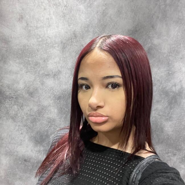 Babysitter in Paris: Nora