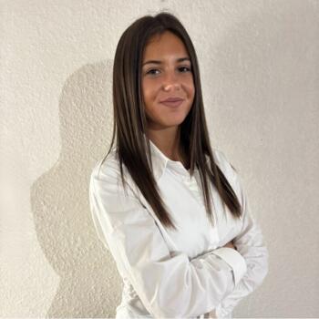 Babysitter in Béziers: Inès