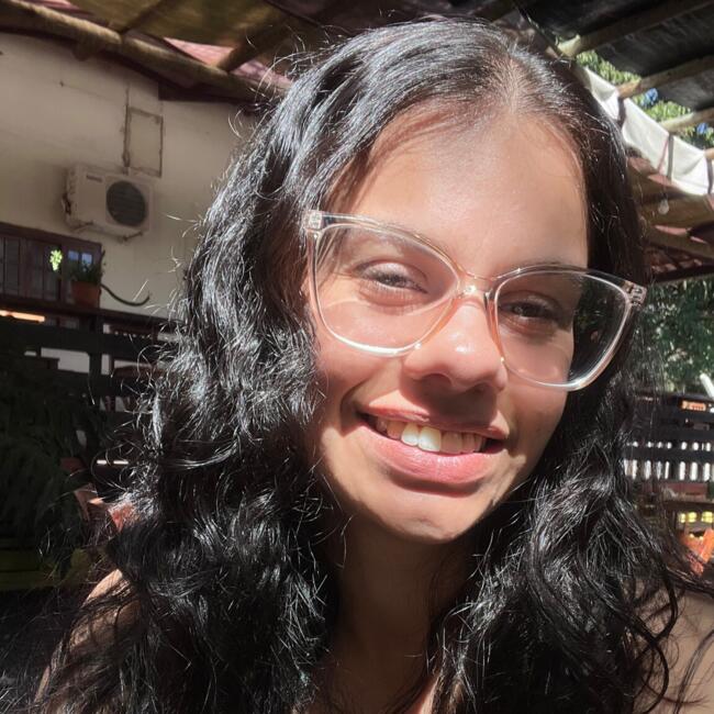 Babysitter in Assis: Isadora