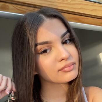 Babysitter in Paris: Malya