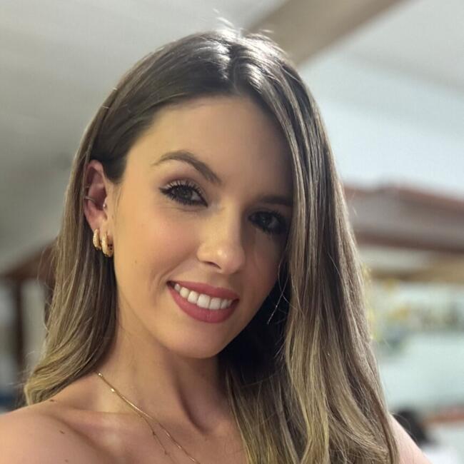 Babá em Florianópolis: Sabrina