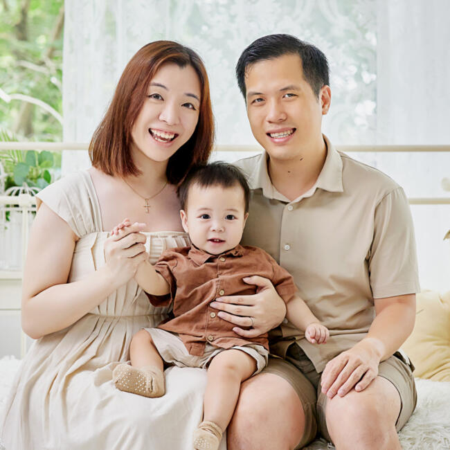Babysitting job in Singapore: Wei Hong