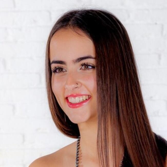 Babysitter in Madrid: Elena