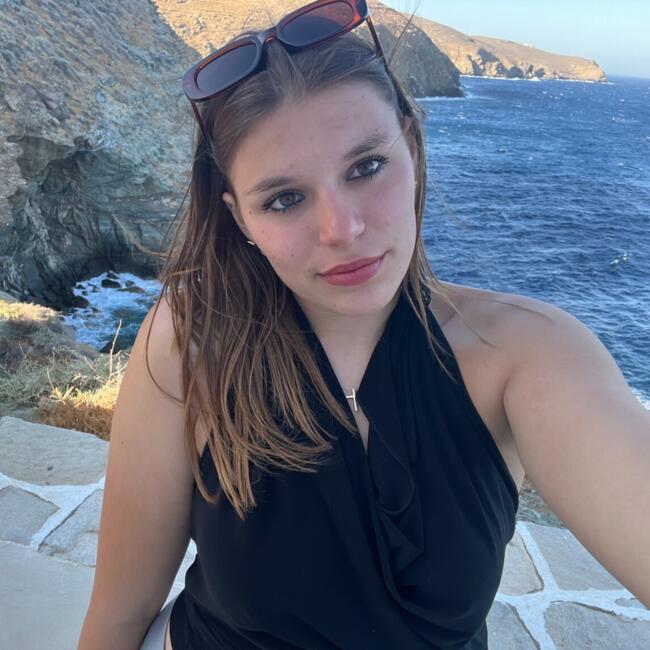 Babysitter στην περιοχή Πειραιάς: Ειρηνη